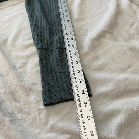 CHASER Women's Grayish-Green Thermal Waffle Knit Button Cuff LS Shirt Medium - Picture 10 of 12